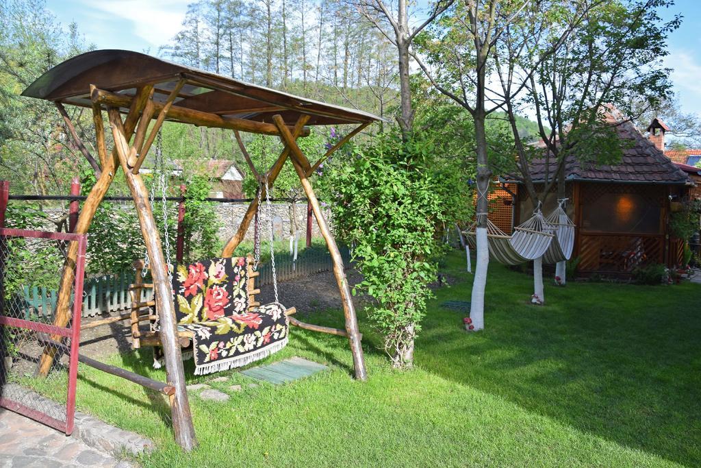 Casa Bunicii Hotel Costesti  ภายนอก รูปภาพ