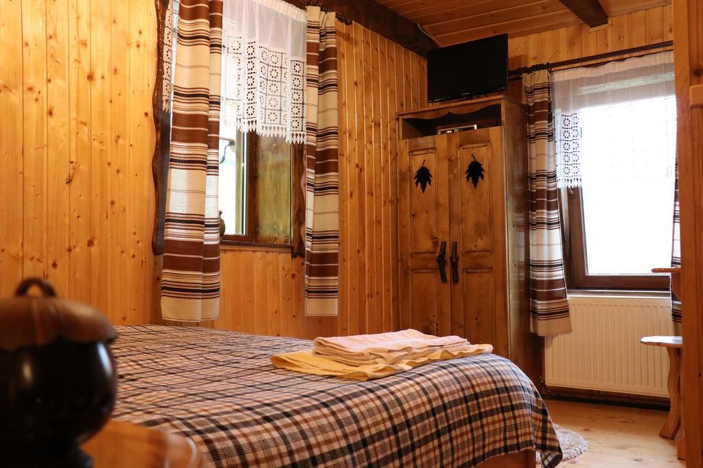Casa Bunicii Hotel Costesti  ภายนอก รูปภาพ