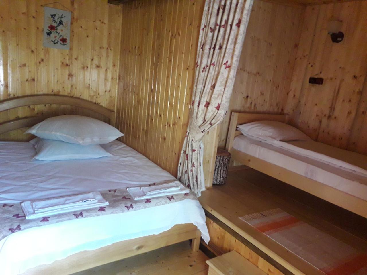 Casa Bunicii Hotel Costesti  ภายนอก รูปภาพ