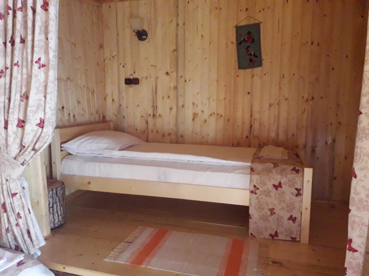 Casa Bunicii Hotel Costesti  ภายนอก รูปภาพ