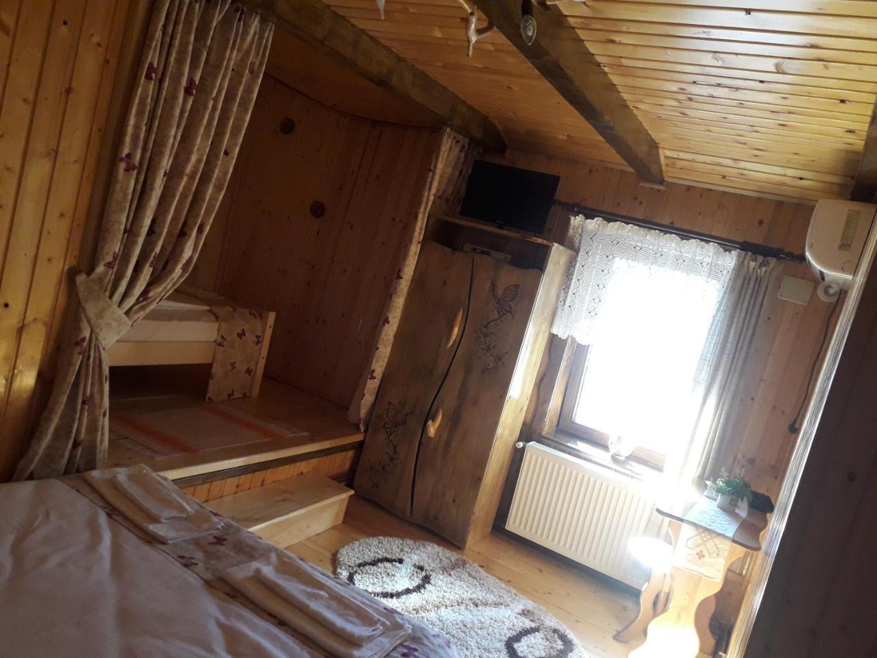 Casa Bunicii Hotel Costesti  ภายนอก รูปภาพ